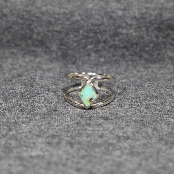 925 sterling silver genuine turquoise Ring - Picture 1 of 9